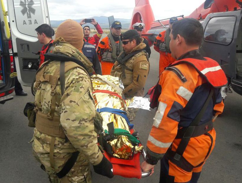 Armada rescató a yatista francesa que se extravió en la Patagonia
