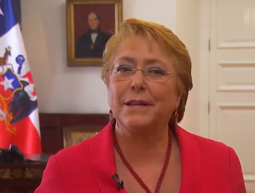 A tres años de su Gobierno: Bachelet usó su Twitter para recordar los cambios que ha concretado