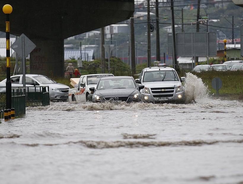 Resultado de imagen para inundaciones en puerto montt