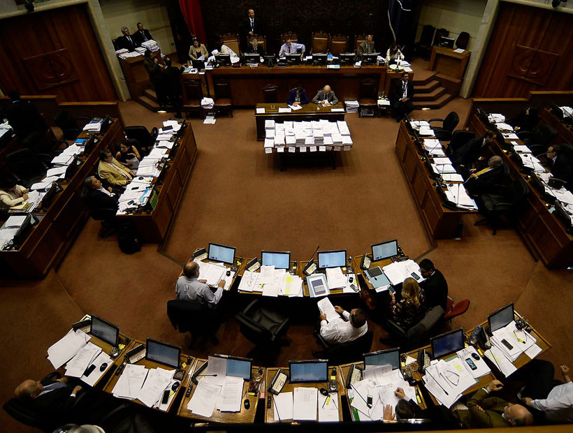 Senadores postergaron discusión de proyecto para mejorar probidad parlamentaria
