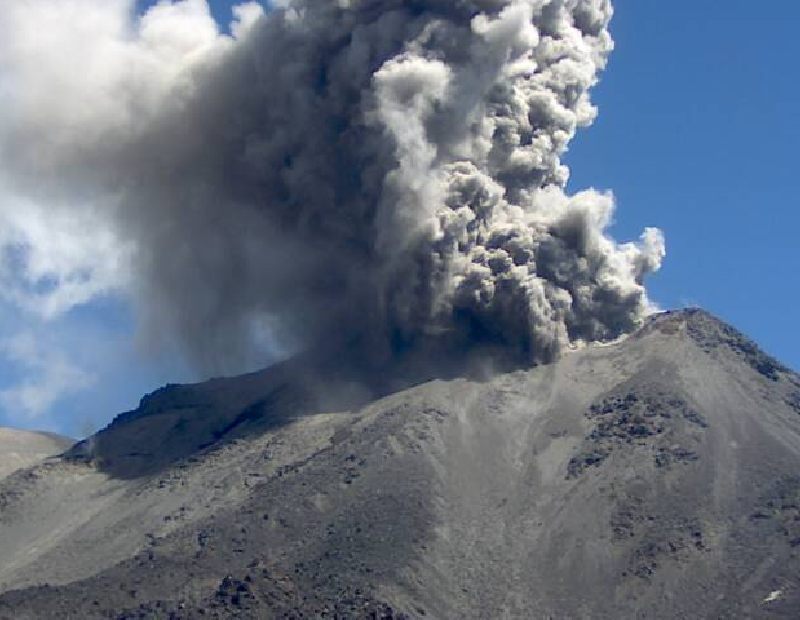 Volcán Chillán emitió dos pulsos durante la mañana de hoy