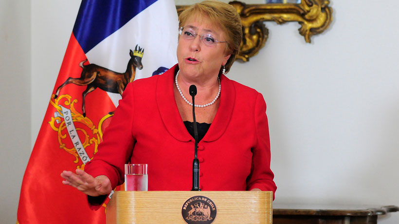 Bachelet insistió en defensa a su hija tras polémica por compra de terreno