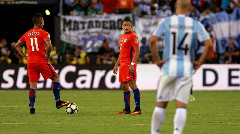 Revisa las alineaciones iniciales de Chile y Argentina para el duelo clasificatorio de hoy