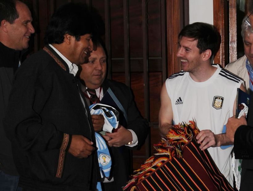 Evo Morales defendió a Lionel Messi tras la sanción de la FIFA