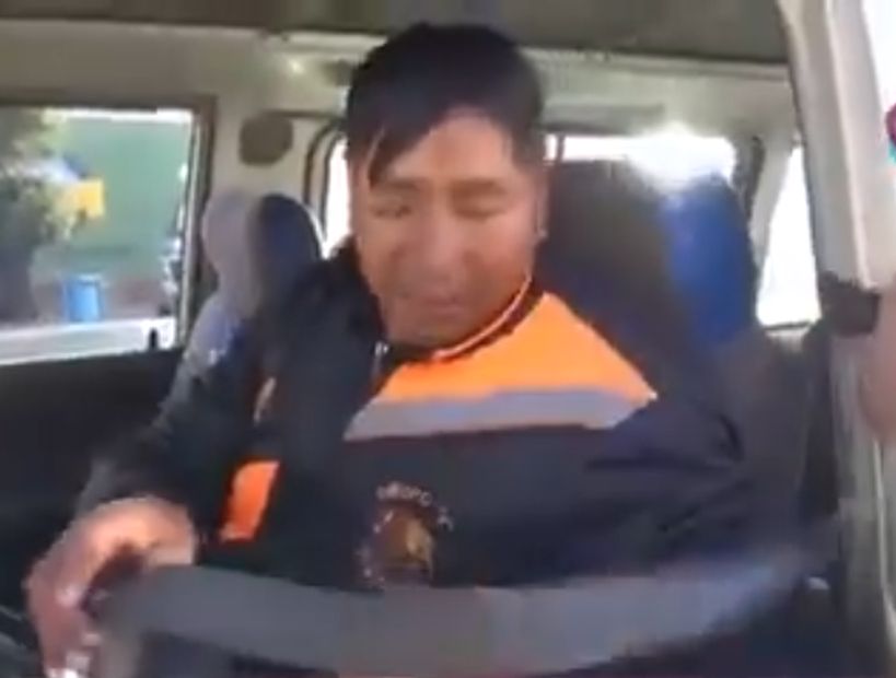 La confusión de los conductores bolivianos con los cinturones de seguridad que se transformó en viral