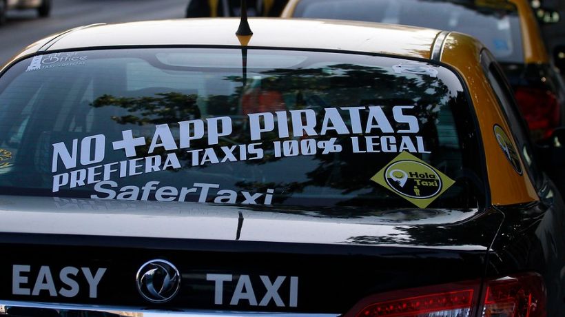 Taxistas por expansión de Uber: 