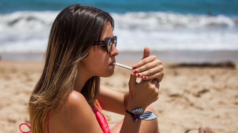 La tasa mundial de fumadores bajó a un 15,3%