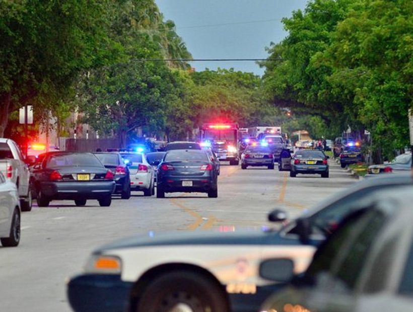 Un tiroteo en un centro comercial de Miami dejó un muerto y dos heridos