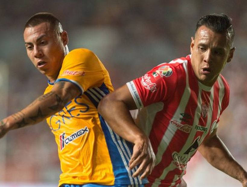 Duelo de chilenos en México: Necaxa y Tigres igualaron 1-1
