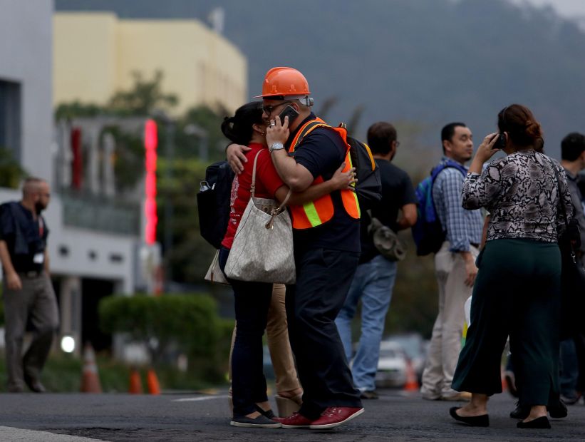 Un muerto, dos heridos y daños materiales causó sismo de 5,1° Richter en El Salvador