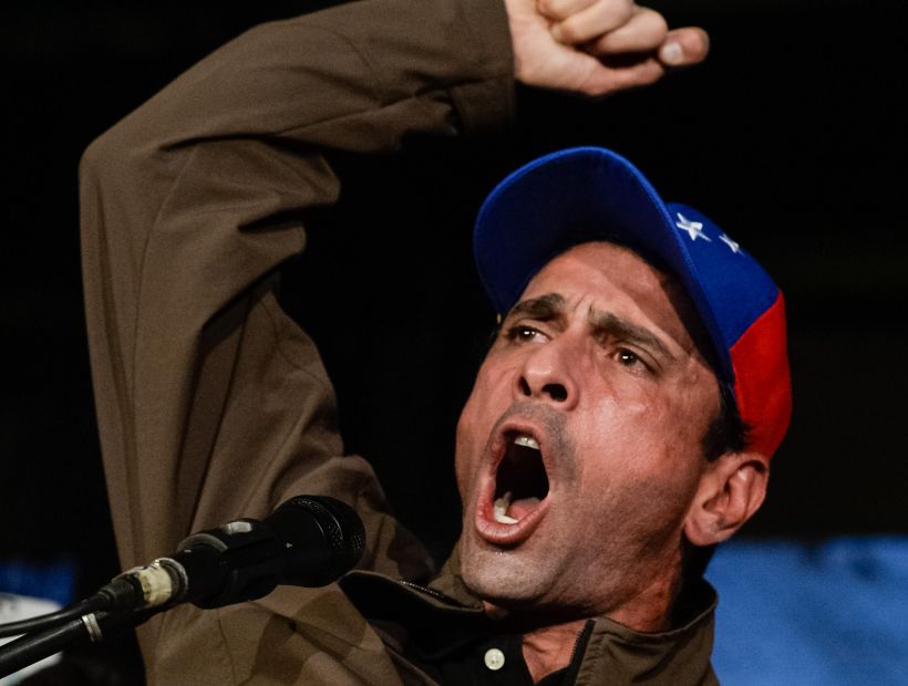 Capriles dijo que el ministro del Interior comanda grupos paramilitares en Venezuela