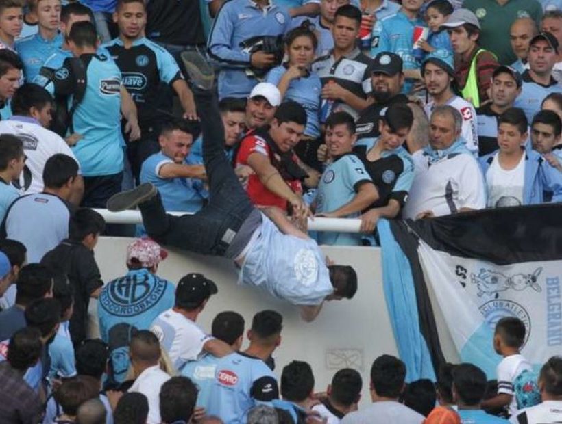El hincha de Belgrano arrojado desde gradas tiene muerte cerebral