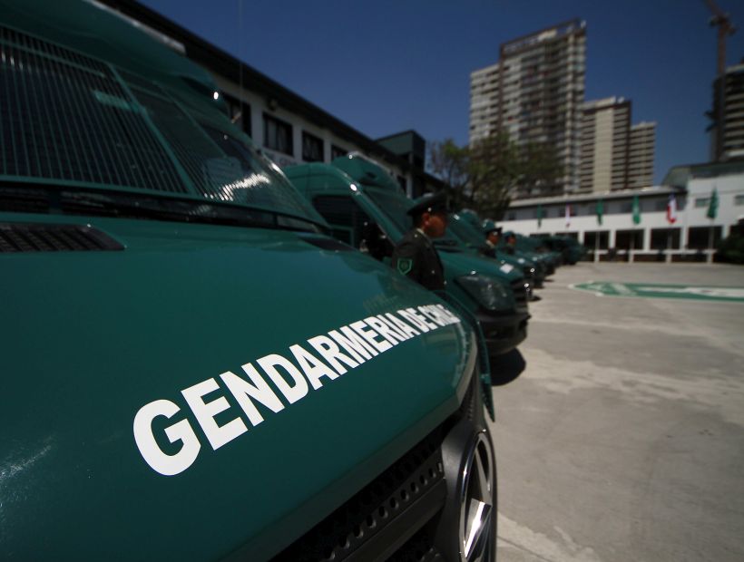 Gendarmería suspendió pagos a 58 funcionarios acusados de presentar títulos falsos
