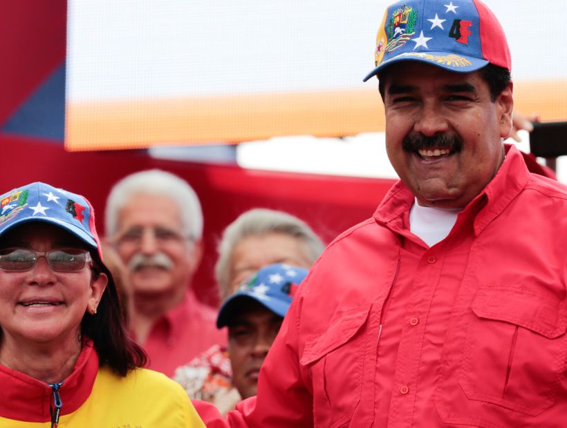 El gobierno venezolano entregó bolsas de comida en zona donde hubo saqueos