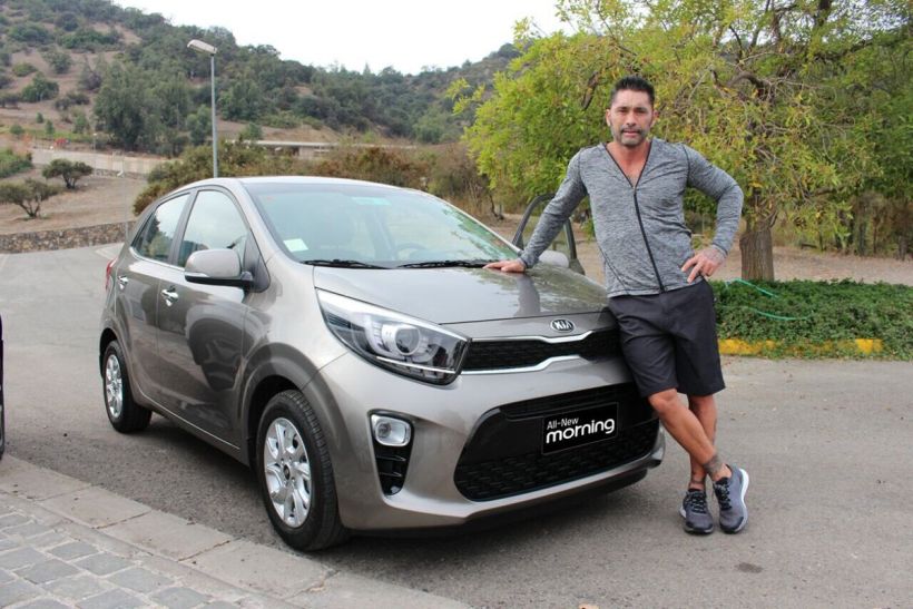 Chino Ríos cumplió y le regaló un auto a uno de sus seguidores