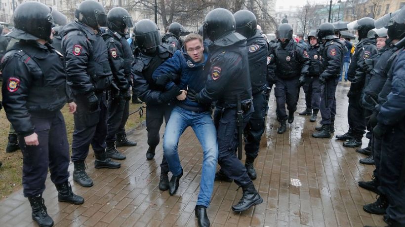 Rusia: 150 detenidos dejó protesta contra Putin en San Petersburgo