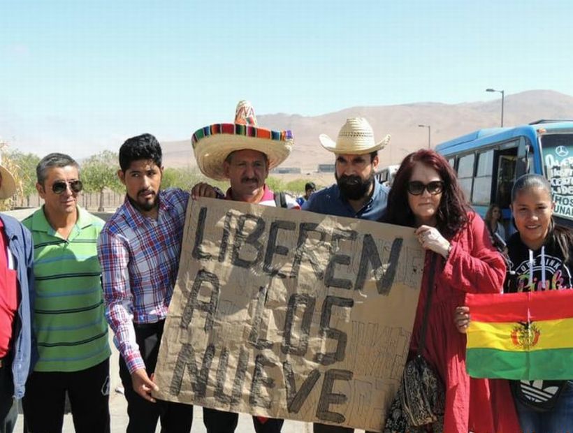 Hugo Gutiérrez encabezó acto que pidió liberación de los nueve bolivianos detenidos en Alto Hospicio