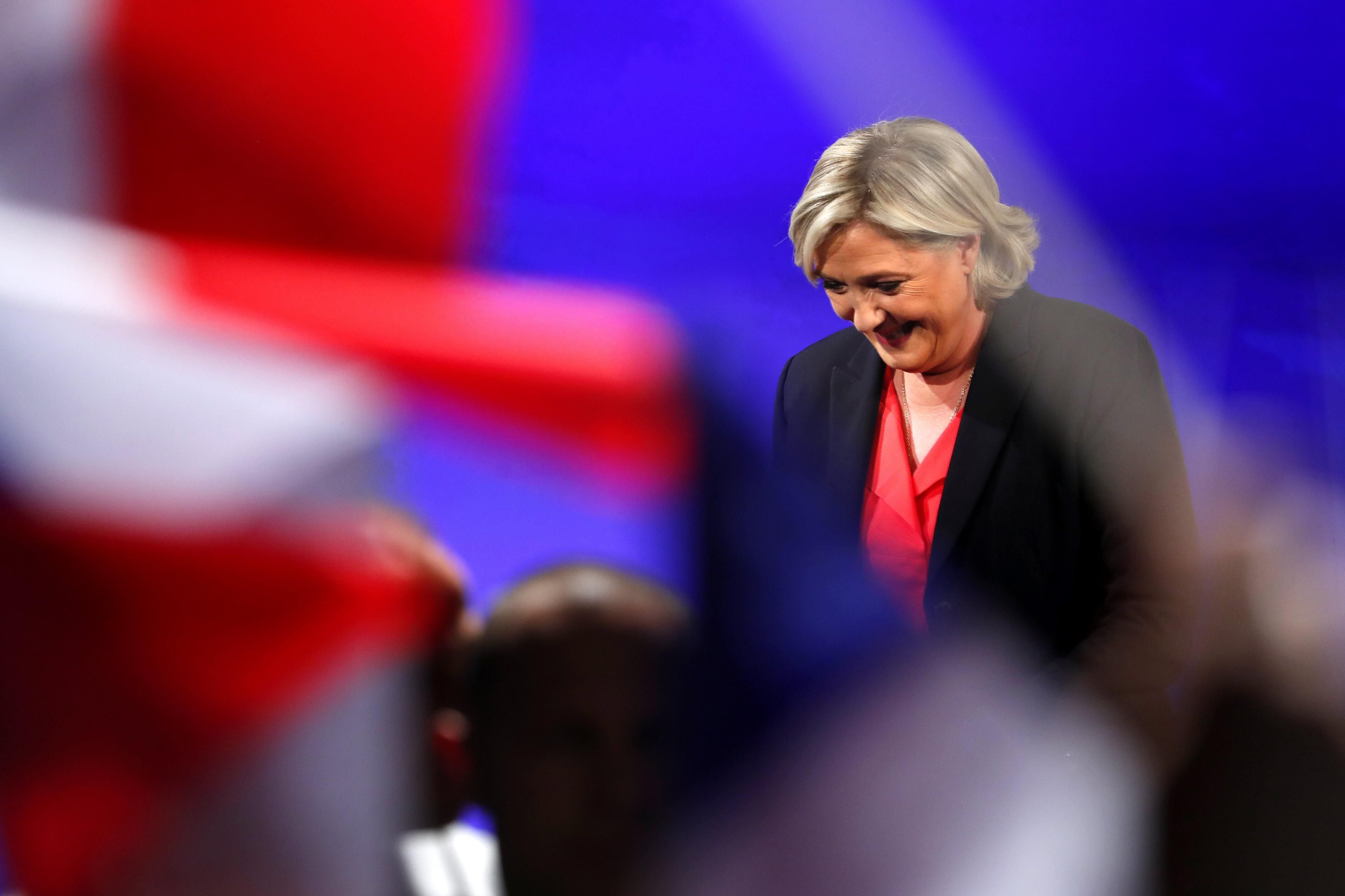 Le Pen reconoce la derrota y asegura que su resultado es 