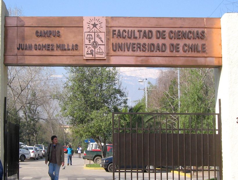 Personal de aseo de la U. de Chile denunció malos tratos y prácticas denigrantes por parte de alumnos