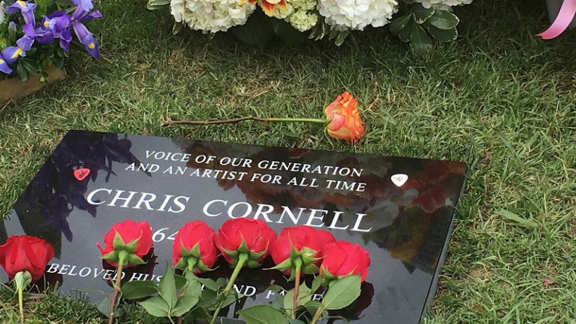 Suegra de Chris Cornell arremetió contra Eddie Vedder por faltar a su funeral: 