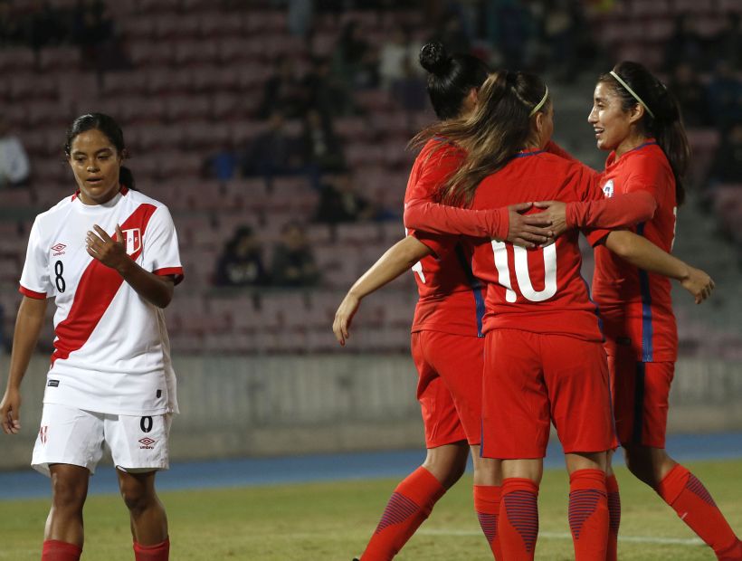 La Roja femenina goleó por 12-0 a Perú en el Estadio Nacional