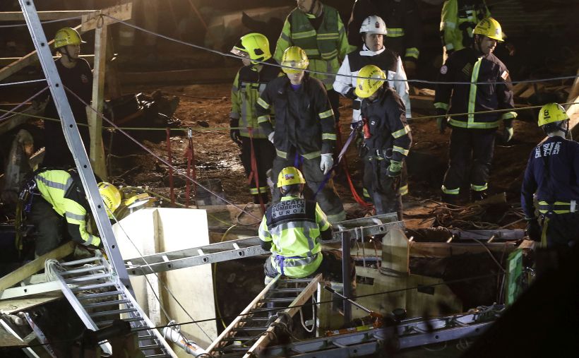 Trabajador quedó atrapado en derrumbe en reparación de edificio en Ñuñoa