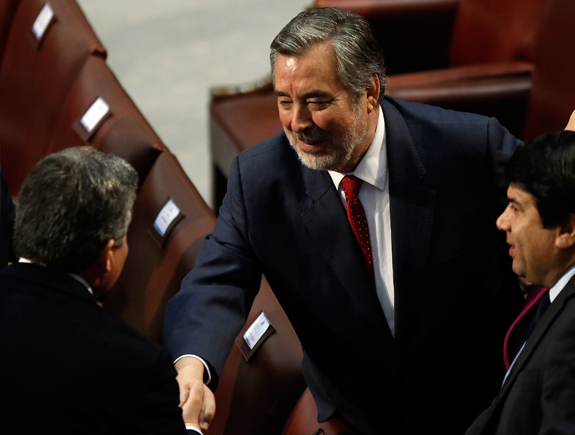 Guillier: "Si hay unidad entre nosotros le vamos a ganar a Piñera" Guillier: "Si hay unidad entre nosotros le vamos a ganar a Piñera"
