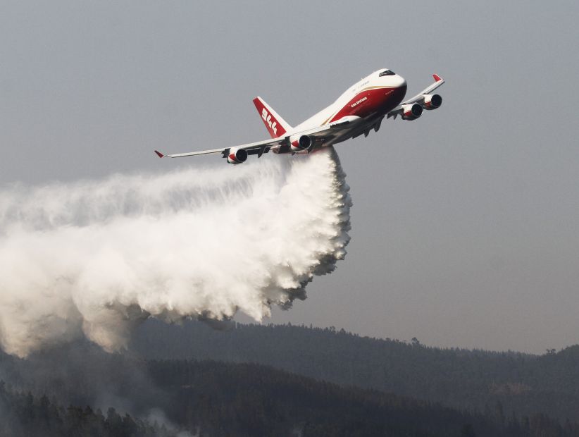 Conaf: Supertanker tuvo menos de 14% de efectividad en el combate de los incendios forestales