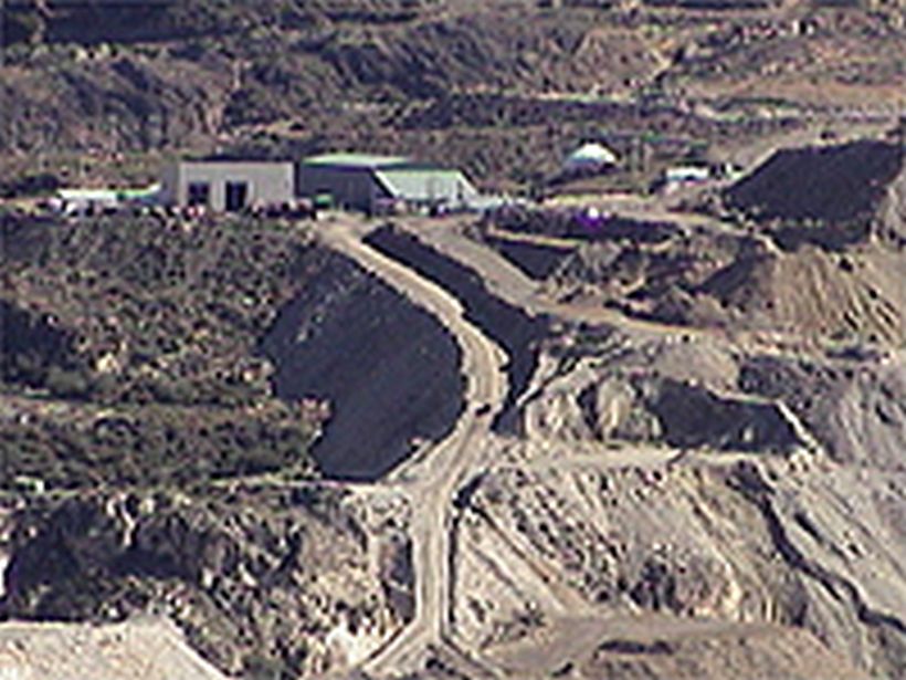 Dos mineros quedaron atrapados tras derrumbe de mina Cerro Bayo en Chile Chico