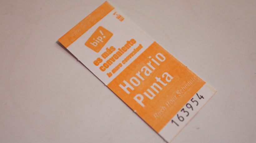 Solo tarjeta Bip!: Metro dejará de imprimir boletos tras 42 años