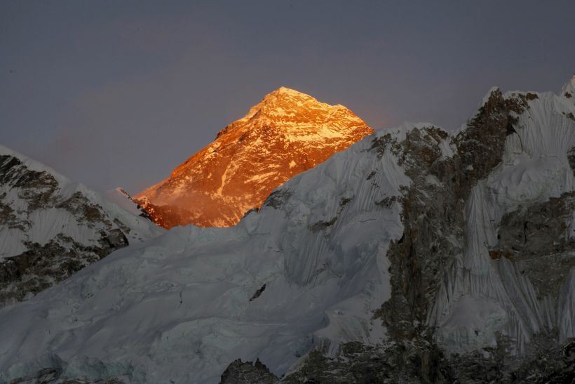 Medirán el Everest para ver si encogió durante el pasado terremoto