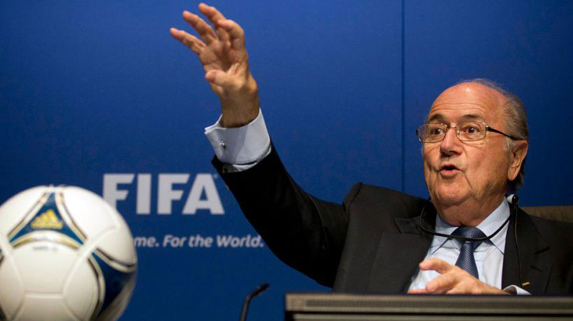Blatter sostuvo que sólo se persigue a futbolistas: 