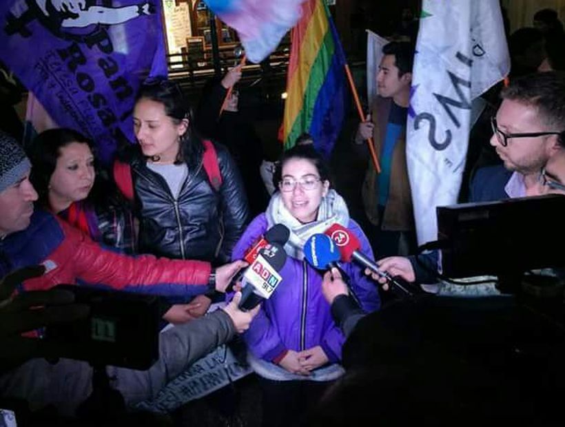 Organizaciones protestaron en Plaza Italia por el polémico chiste de Piñera