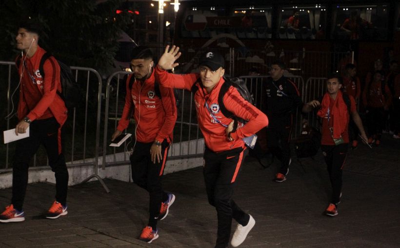 La Roja arribó a Kazán para medirse al campeón de Europa