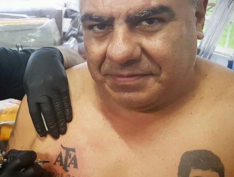El presidente de la AFA se tatuó en el pecho las siglas de la asociación
