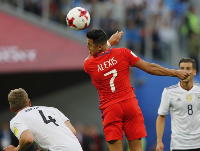 Alexis Sánchez se llevó el Balón de Plata de la Copa Confederaciones