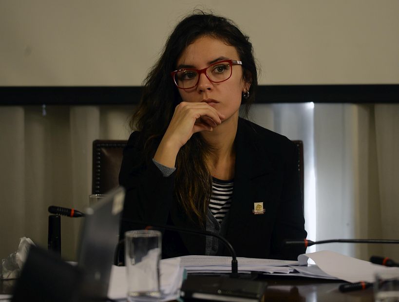Camila Vallejo y su votación por Sename II: 