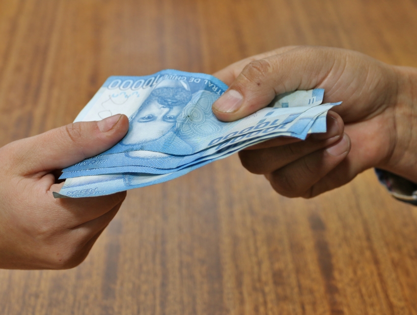 Alertaron que un tercio de los chilenos está propenso a abusos crediticios de la banca y el retail Alertaron que un tercio de los chilenos está propenso a abusos crediticios de la banca y el retail