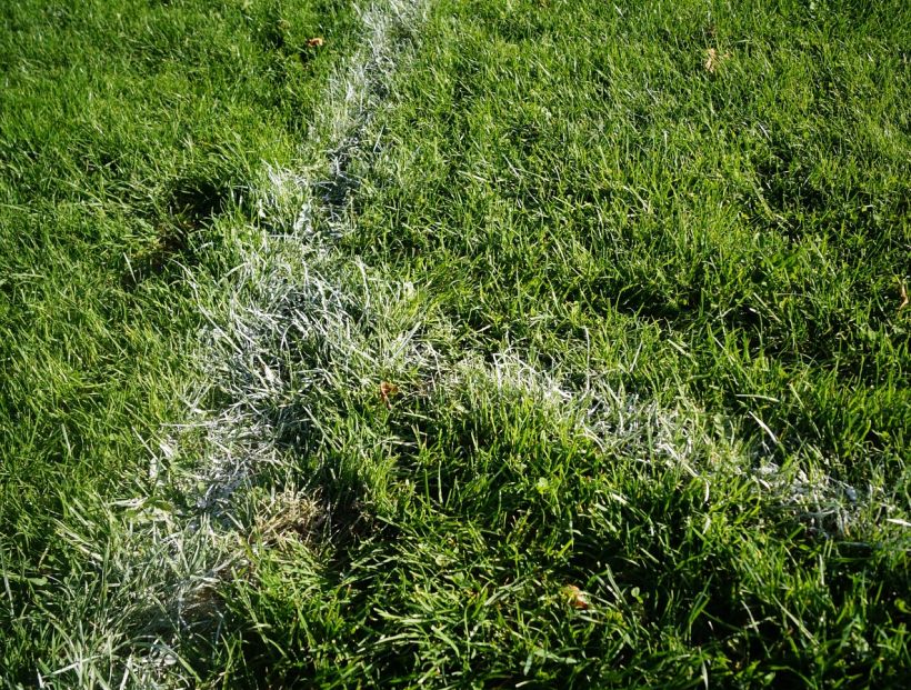 Equipo brasileño perdió un partido por pintar las líneas del campo con harina