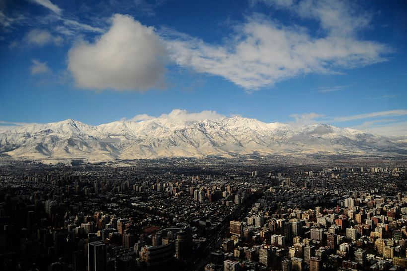 Una persona murió tras resbalar producto de la nieve en Santiago