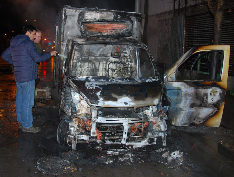 Video revela momento exacto de violento choque y explosión de dos autos