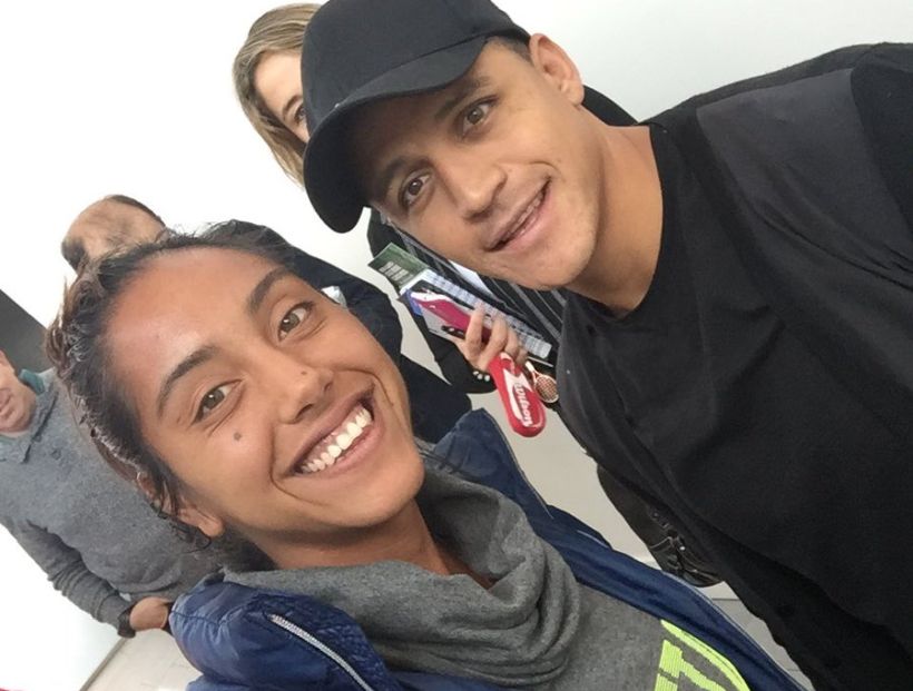 Alexis Sánchez sigue en Chile y se sacó una selfie con la tenista Daniela Seguel