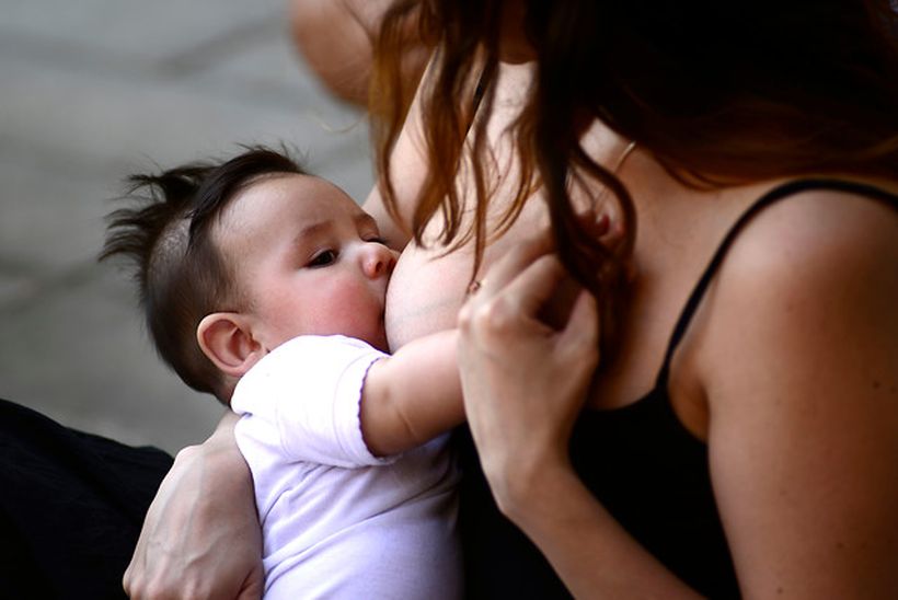 Sólo 40% de los bebés son amamantados hasta los seis meses