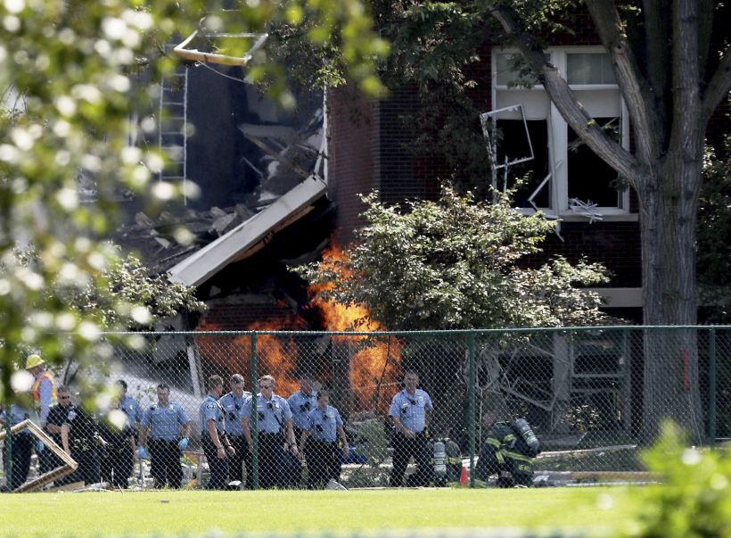 Dos desaparecidos tras explosión en colegio de Minneapolis