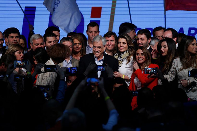 Piñera presiona para que Chile Vamos logre una lista única parlamentaria