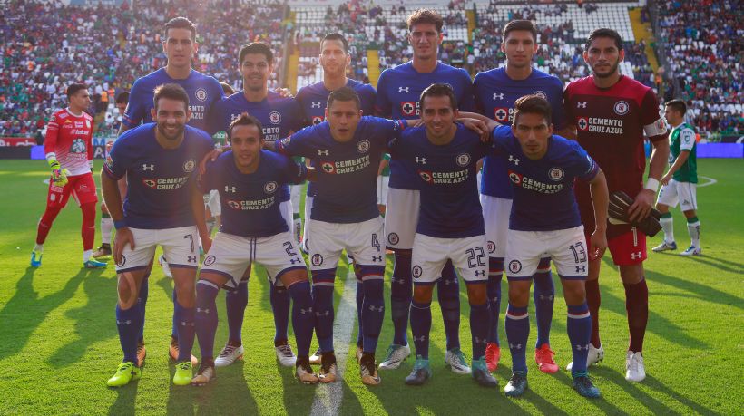Cuatro chilenos en cancha: Cruz Azul y Toluca no pasaron del 0-0