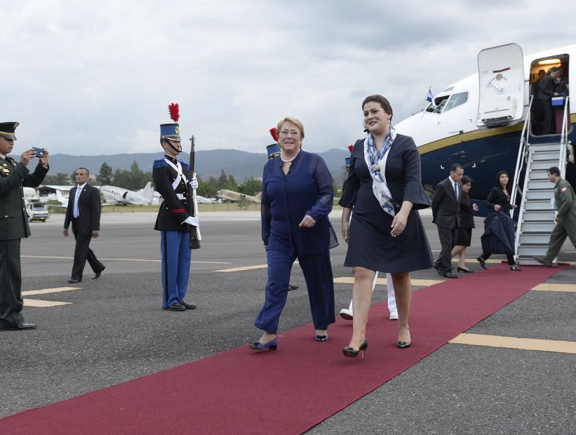 Presidenta Bachelet llegó a Honduras en visita oficial