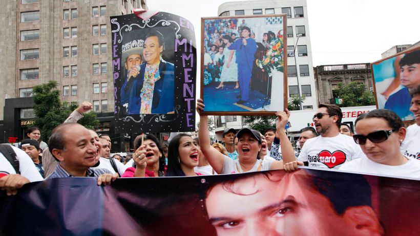 Un año sin Juan Gabriel: fanáticos e imitadores rindieron homenaje al 