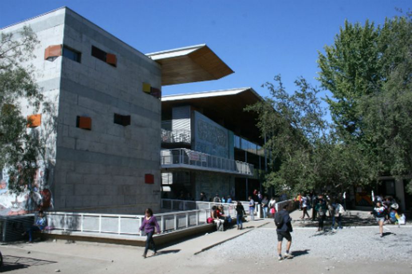 Docentes del ICEI de la U. de Chile se van a paro en rechazo proyecto de Ley de Universidades Estatales