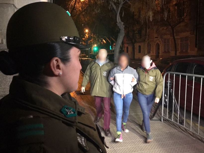 Detuvieron a una mujer acusada de abandonar a una guagua de tres meses en Lo Prado